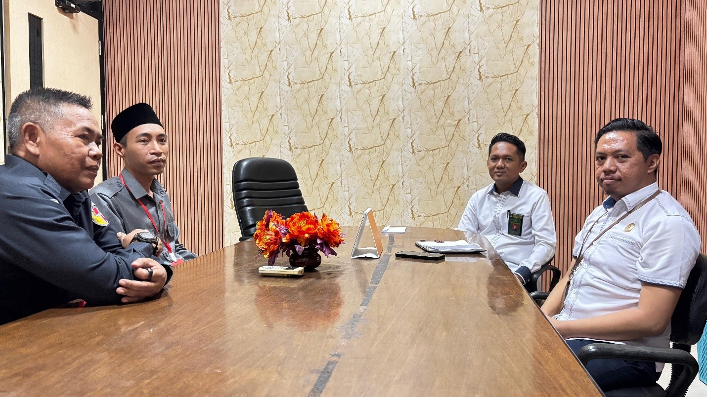 Anggota Bawaslu Kabupaten Tapin A. Fadzlur Rahman dan Kepala Sekretariat Rahmadi berkoordinasi terkait PDPB ke Pengadilan Agama Rantau
