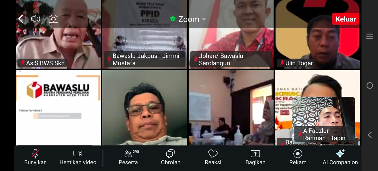 Anggota Bawaslu Tapin dan Staf Ikuti Rapat Evaluasi Pengisian Form Pencegahan Online