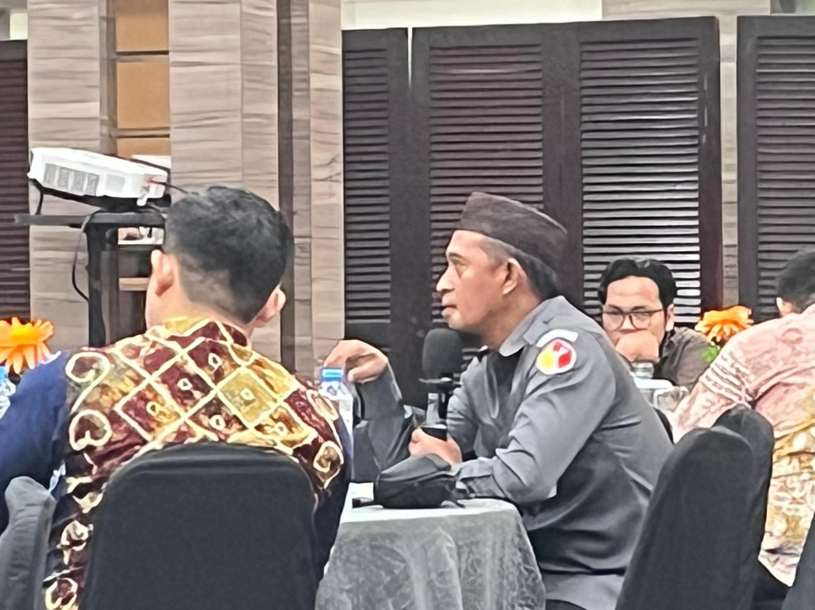 Ketua dan Anggota Bawaslu Tapin beserta Staf kehumasan ikuti Pembinaan dan Penguatan Kelembagaan
