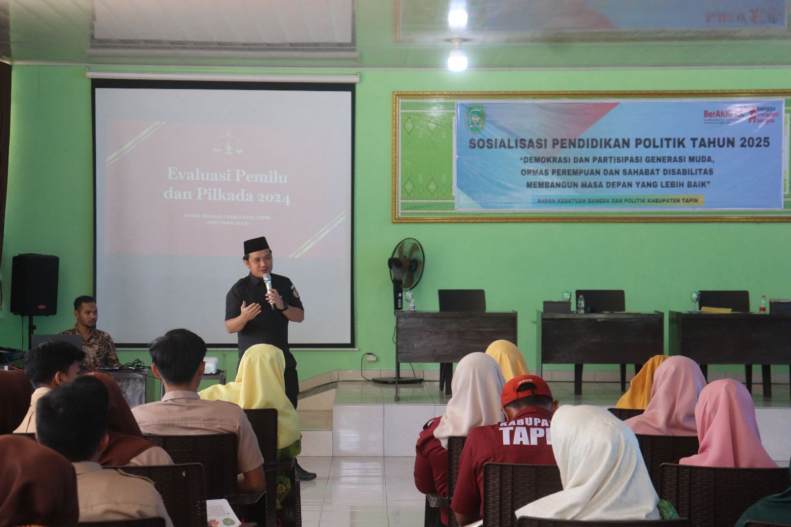 Bakesbangpol laksanakan pendidikan politik, Abid Tampil Sebagai Pemateri