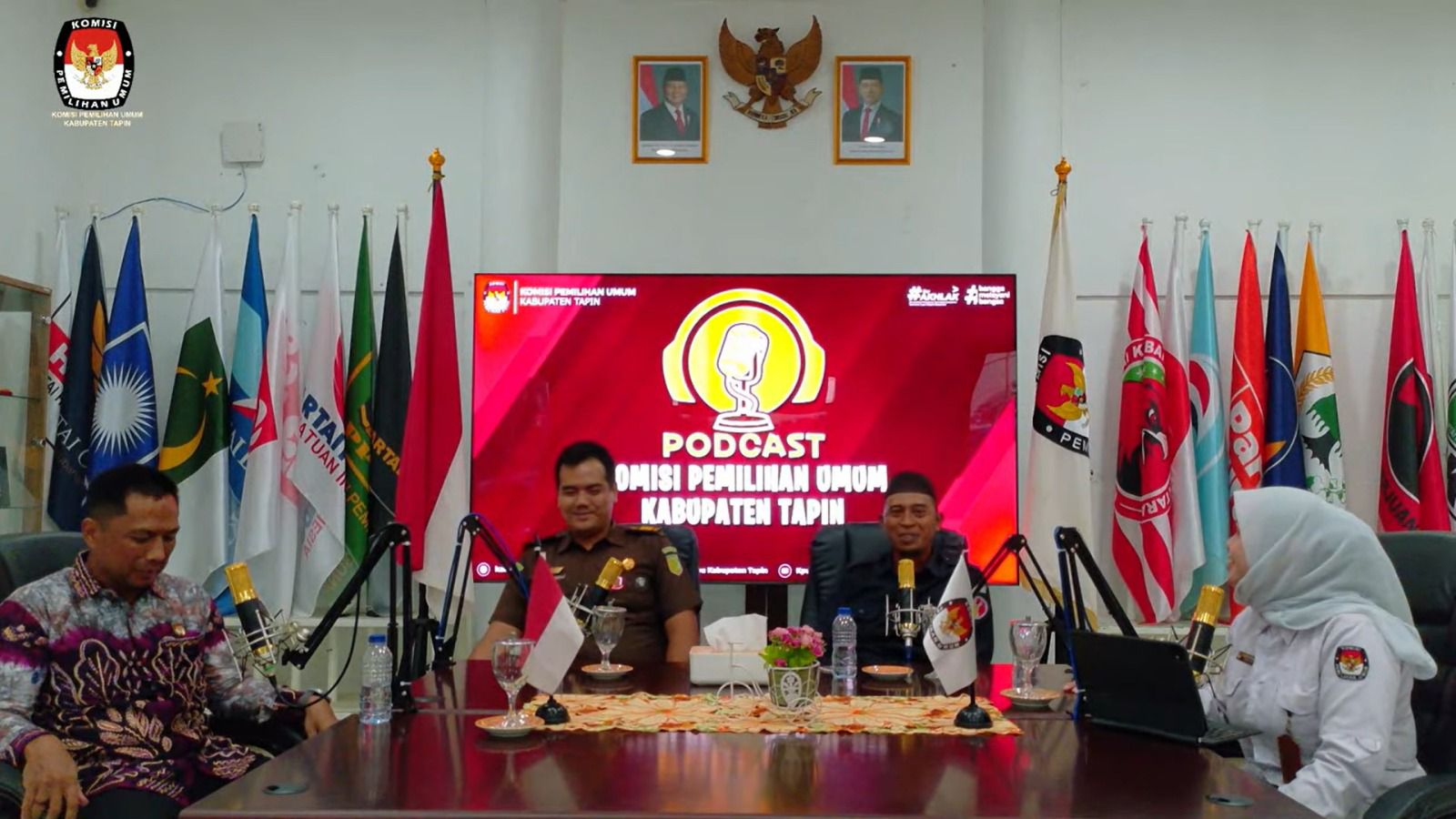 Anggota Bawaslu Tapin Santoso saat menjadi narasumber pada podcast Bincang Pemilu