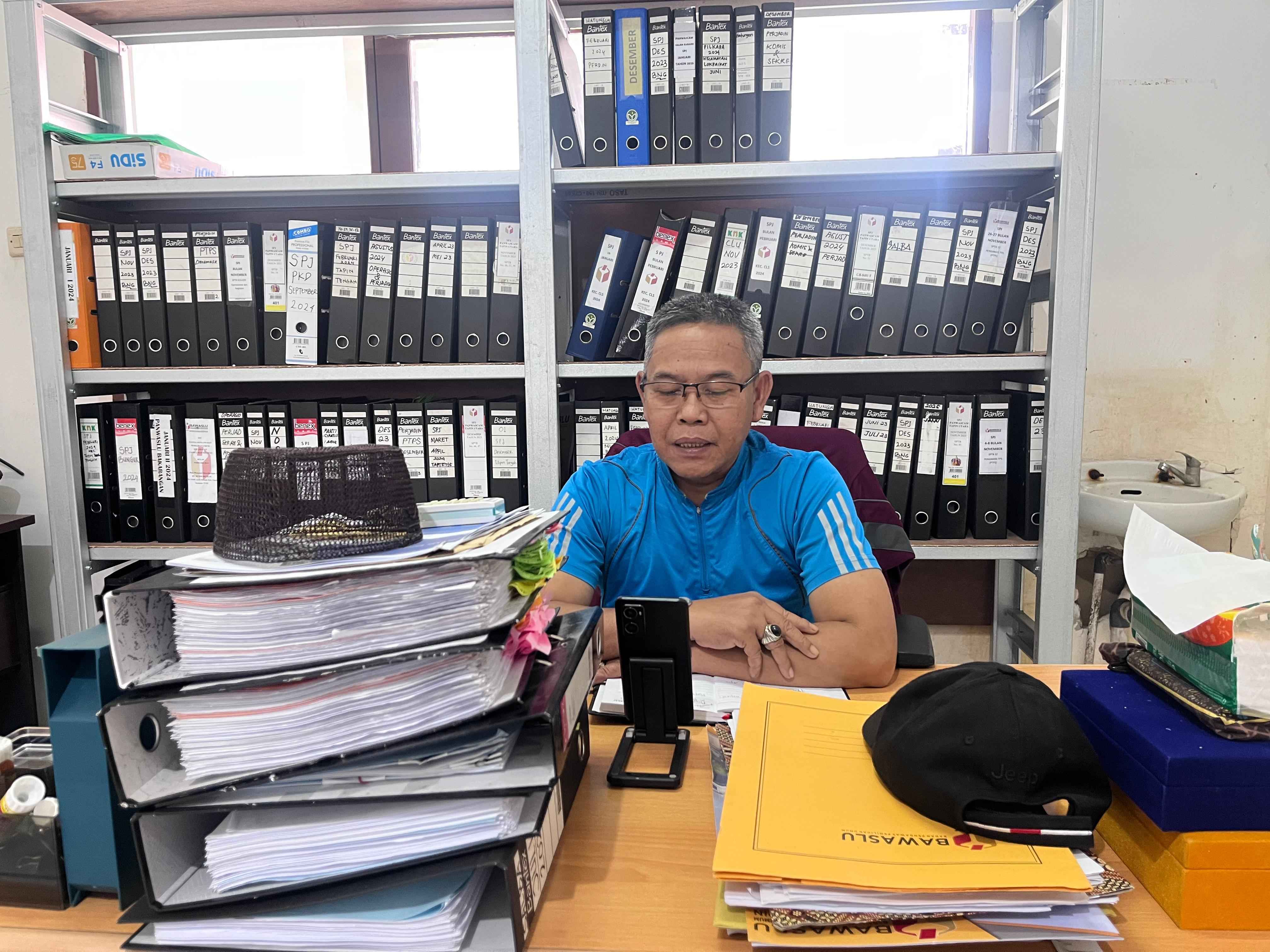 Kepala Sekretariat Bawaslu Tapin Ikuti evaluasi rutin secara daring untuk  Perkuat Koordinasi dan Tata Kelola Anggaran