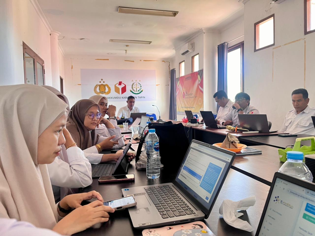 Perkuat Kinerja 2026, ASN dan PPPK Bawaslu Tapin Ikuti Rapat SKP Secara Daring