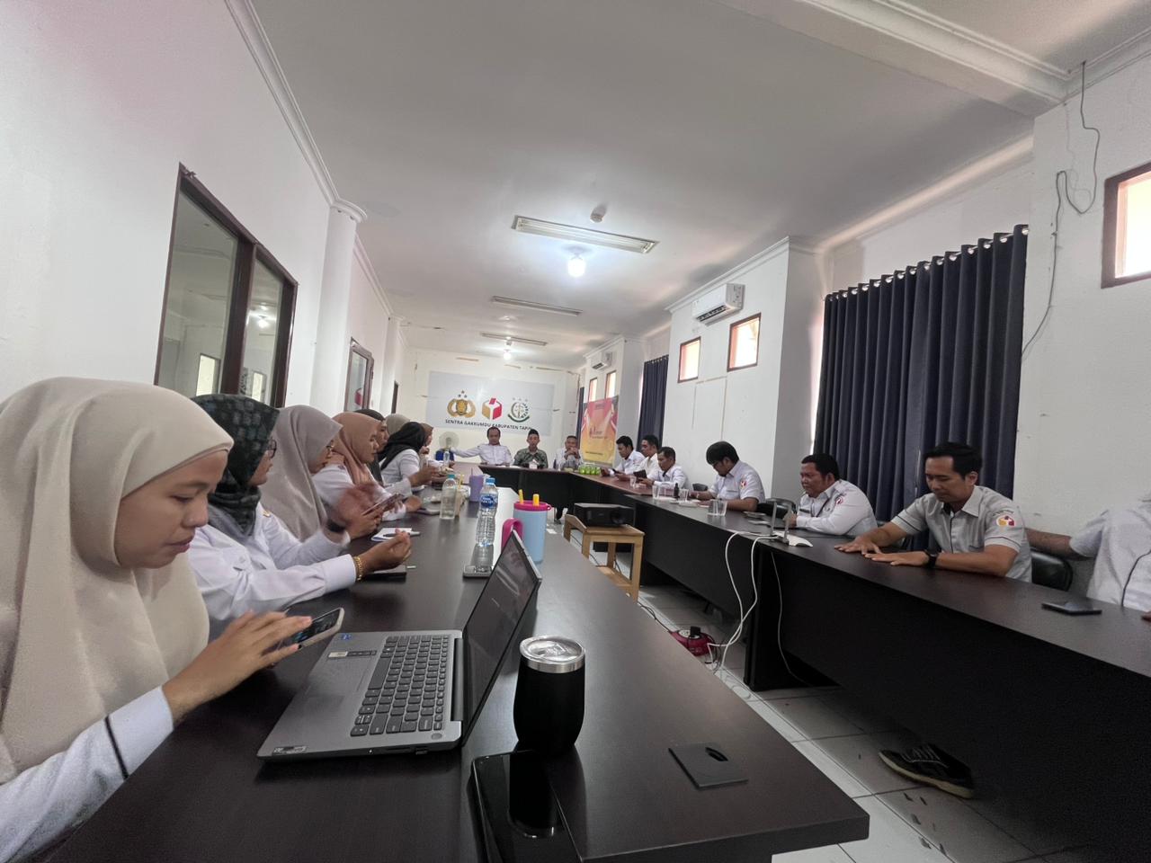 Rapat rutin sekretariat dilaksanakan di Aula Bawaslu Kabupaten Tapin 