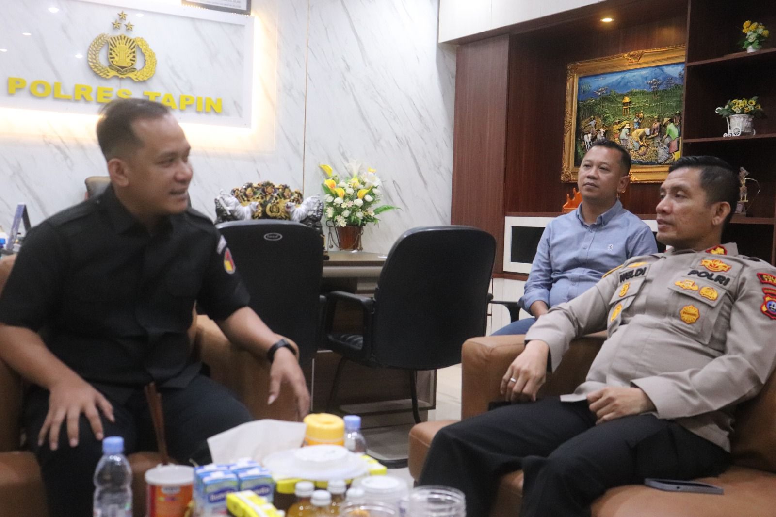 Jalin Koordinasi Strategis, Bawaslu Tapin Silaturrahmi ke Polres