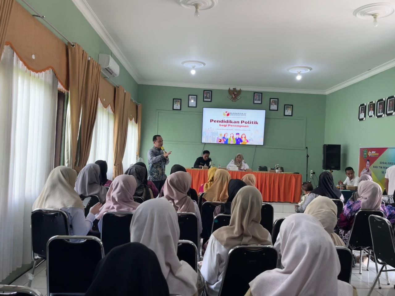 Abid: Perempuan Memiliki Peran Strategis dalam Membangun Demokrasi
