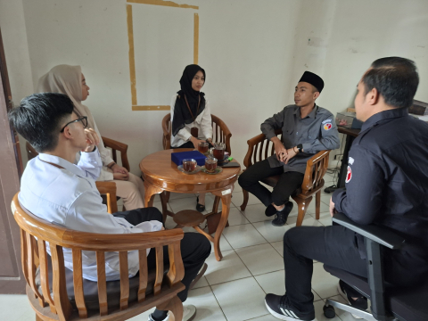 Koordinator Daerah Forum Demokrasi Milenial (FDM) Kabupaten Tapin beraudiensi dengan Bawaslu Tapin