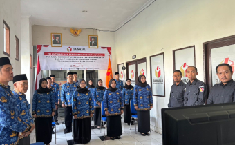 12 Staf Sekretariat Bawaslu Tapin Dilantik Sebagai ASN PPPK