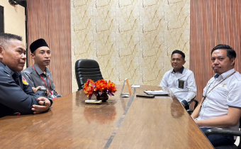 Anggota Bawaslu Kabupaten Tapin A. Fadzlur Rahman dan Kepala Sekretariat Rahmadi berkoordinasi terkait PDPB ke Pengadilan Agama Rantau