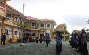   Upacara peringatan Hari Kesaktian Pancasila berlangsung di halaman kantor Bawaslu Kabupaten Tapin dipimpin langsung oleh Ketua Bawaslu Kabupaten Tapin Abid Fikasi Gulo yang bertindak sebagai Inspektur Upacara