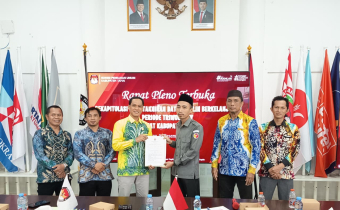 Anggota Bawaslu Tapin A Fadzlur Rahman hadiri Rapat Pleno Terbuka Rekapitulasi Pemutakhiran Data Pemilih Berkelanjutan (PDPB)